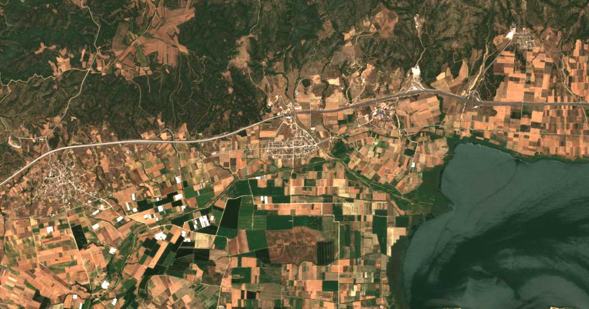Satellitenkarte von Nymfópetra