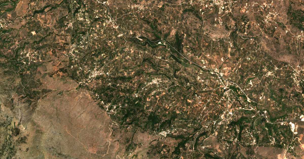 Satellitenkarte von Nípos