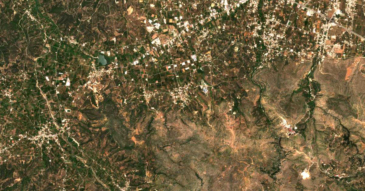 Satellitenkarte von Varýpetron