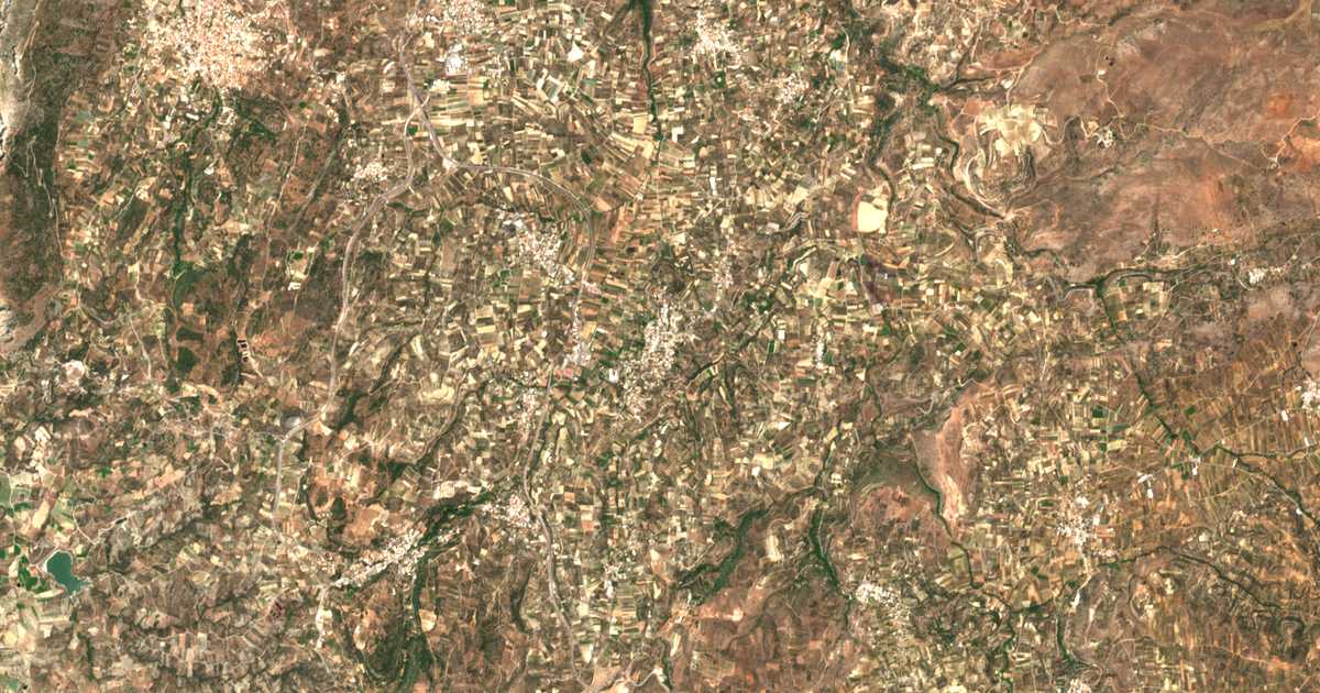 Satellitenkarte von Ágiai Paraskiaí