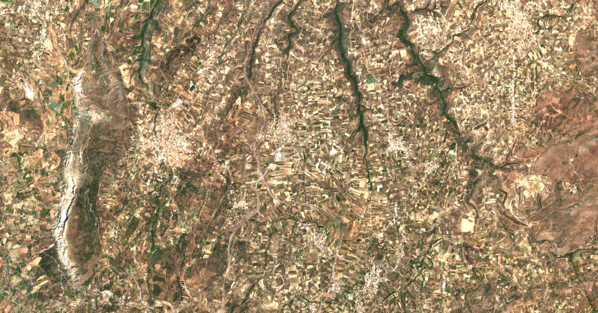 Satellitenkarte von Kómes
