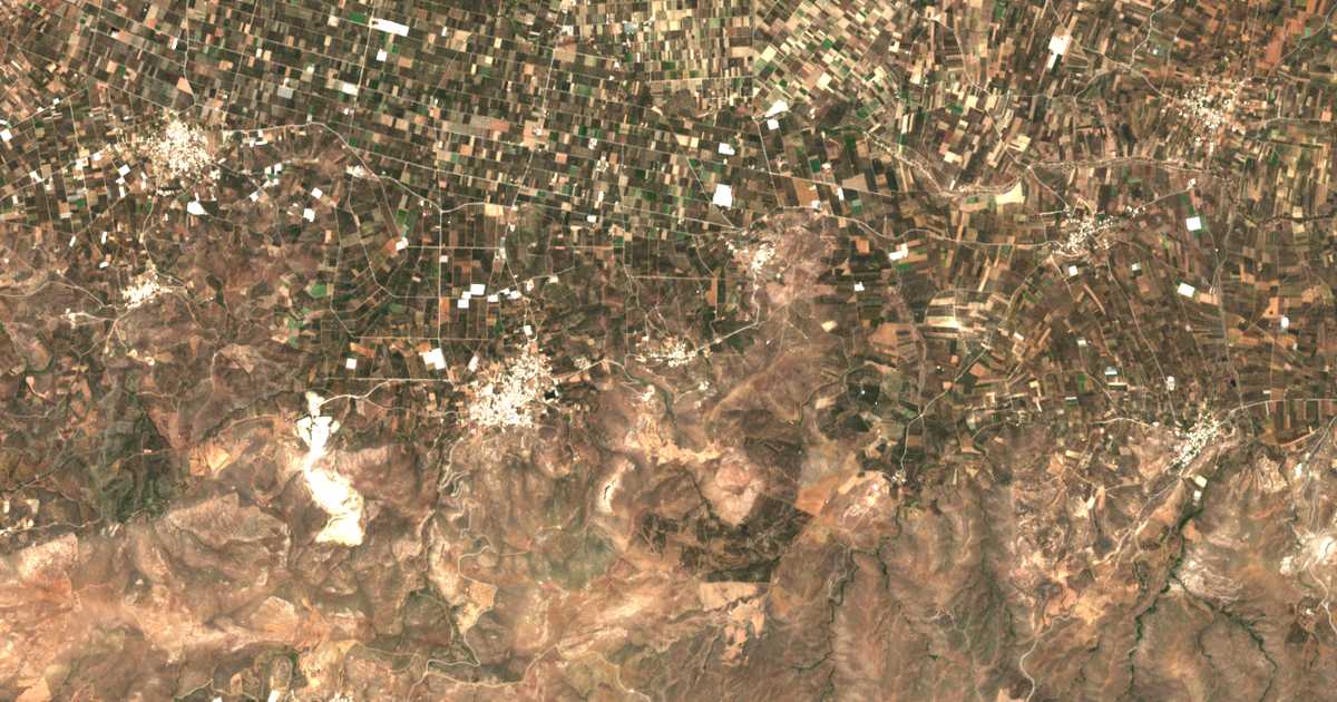 Satellitenkarte von Alithiní