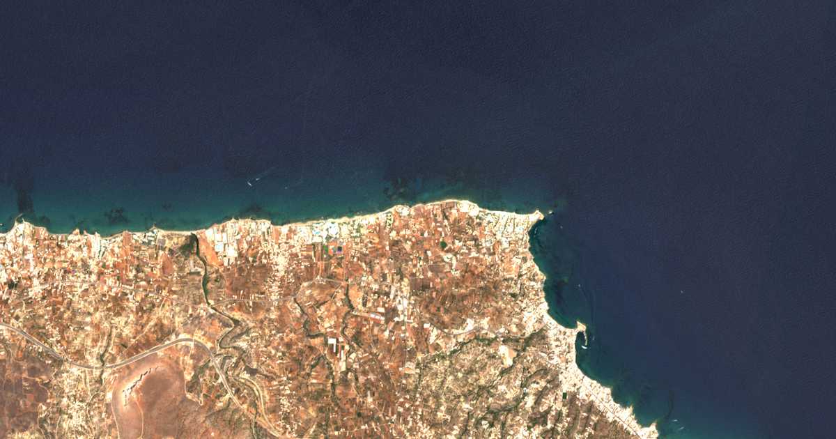 Satellitenkarte von Agkisarás