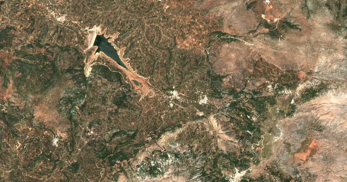 Satellitenkarte von Avdoú