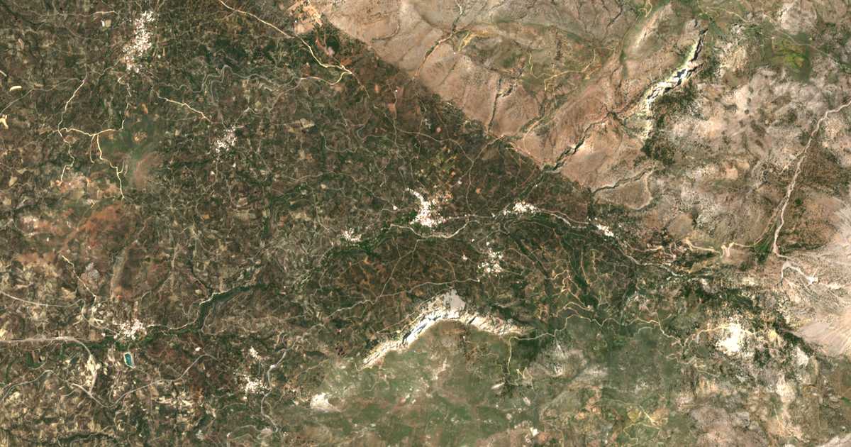 Satellitenkarte von Émparos