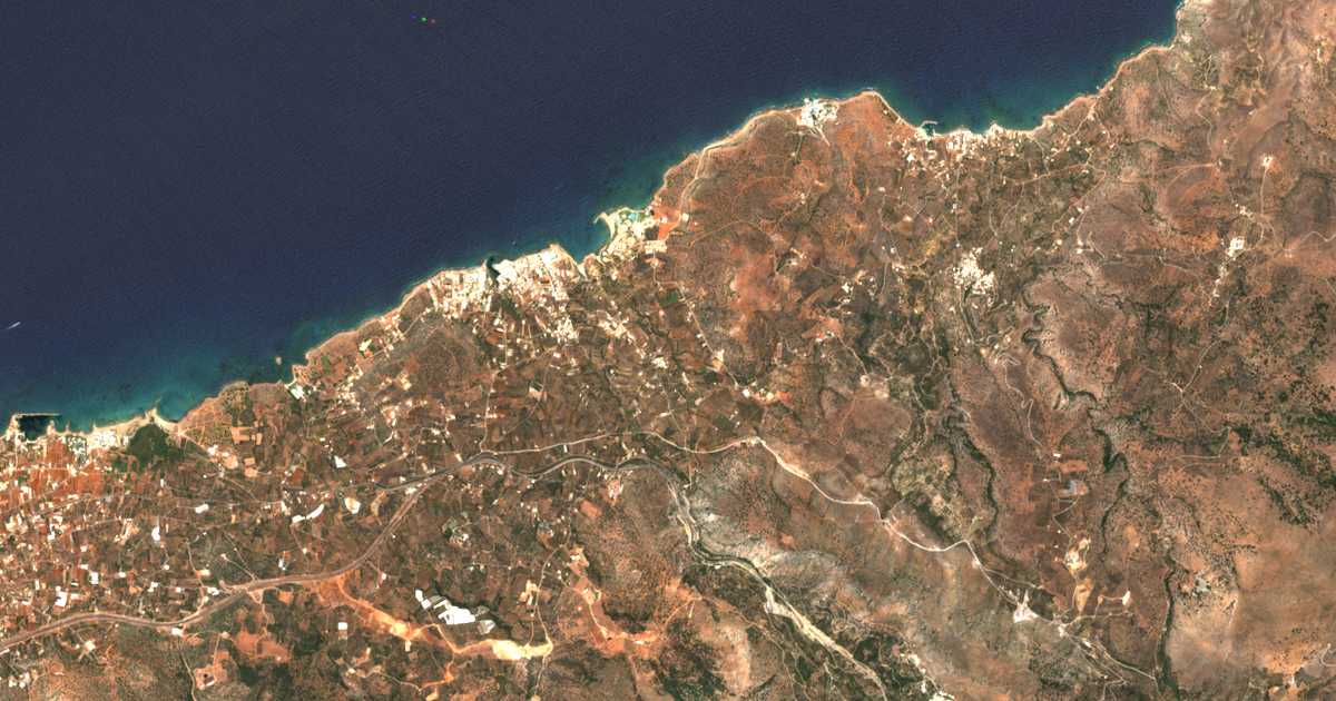 Satellitenkarte von Epáno Sísion