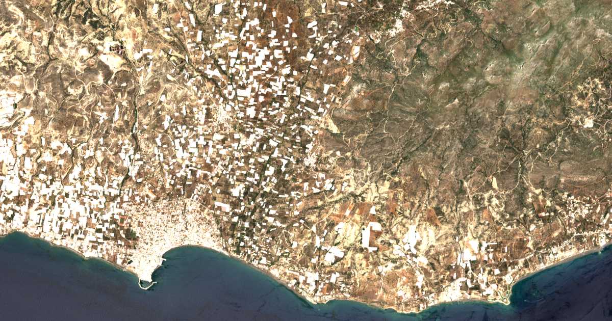 Satellitenkarte von Vaïniá