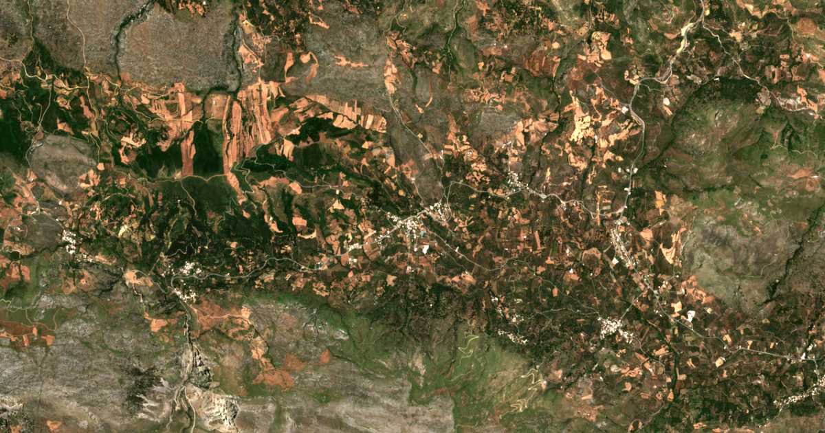 Satellitenkarte von Agkouselianá