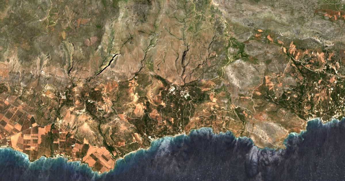 Satellitenkarte von Áno Rodákinon