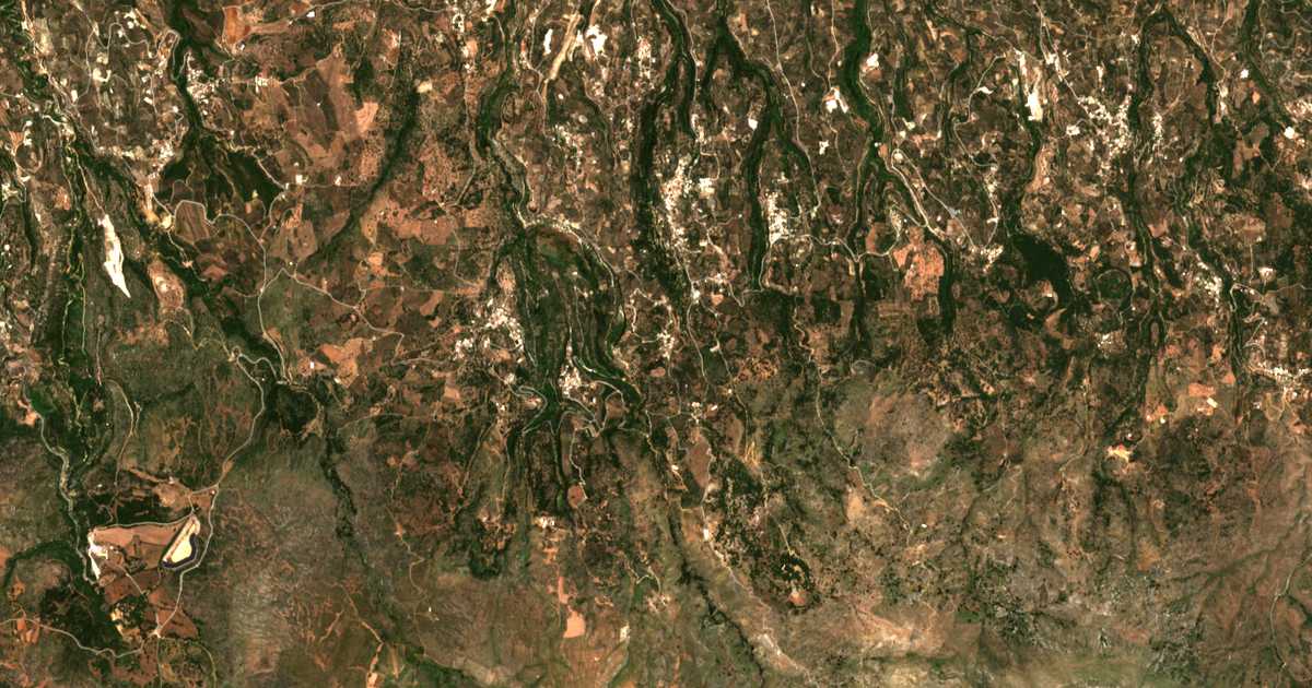 Satellitenkarte von Áno Tripódon