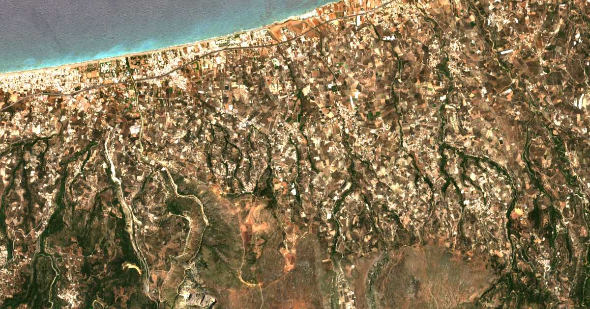 Satellitenkarte von Agía Paraskeví