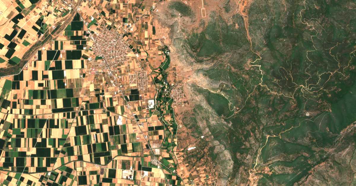Satellitenkarte von Áno Kefalárion