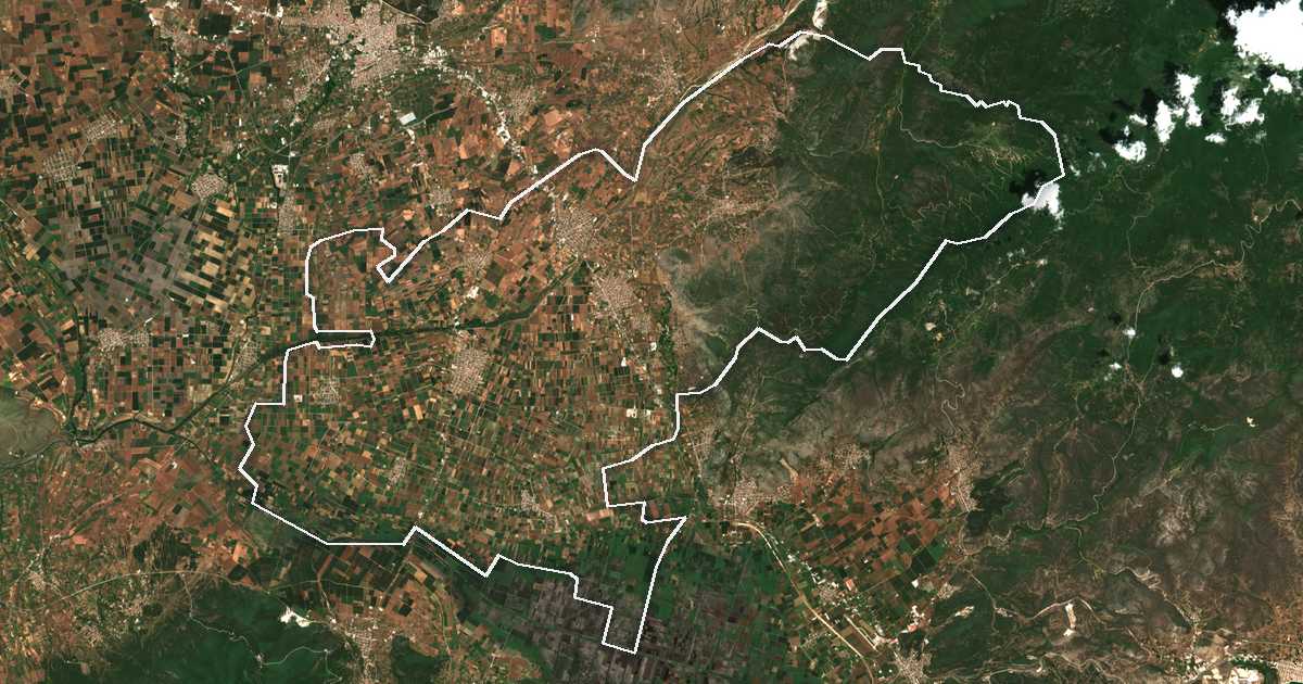 Satellitenbild mit eingezeichneter Grenze: Dímos Doxátou