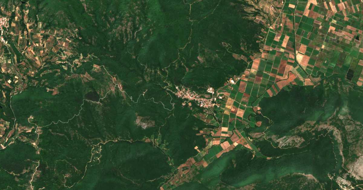 Satellitenkarte von Káto Vrontoú