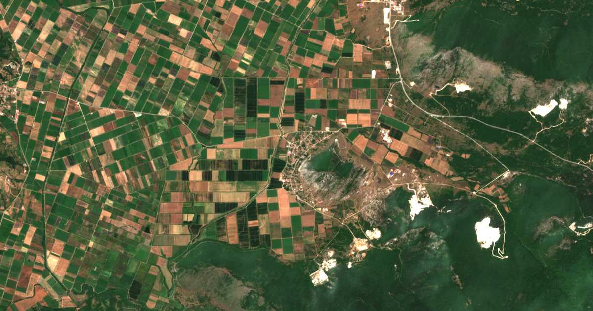 Satellitenkarte von Ochyrón