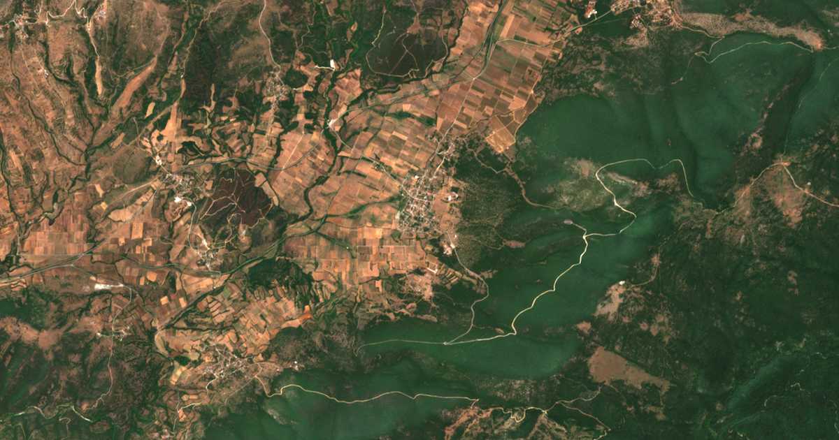 Satellitenkarte von Plataniá