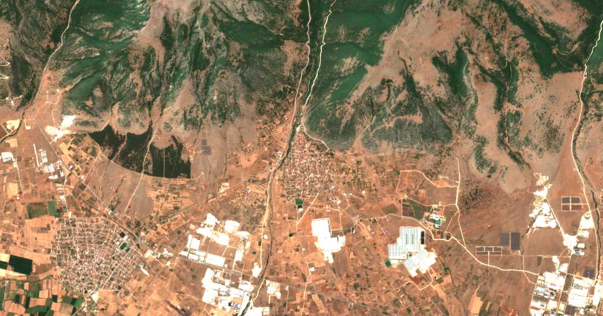 Satellitenkarte von Petroússa