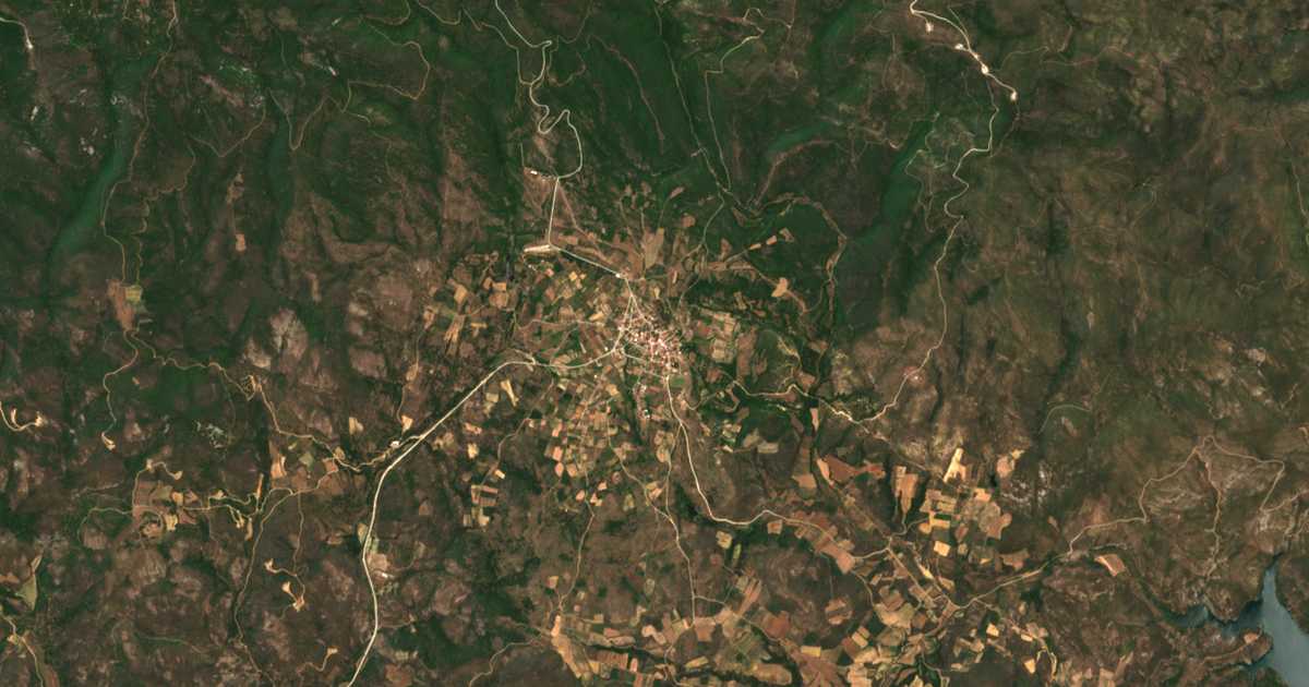 Satellitenkarte von Esymi