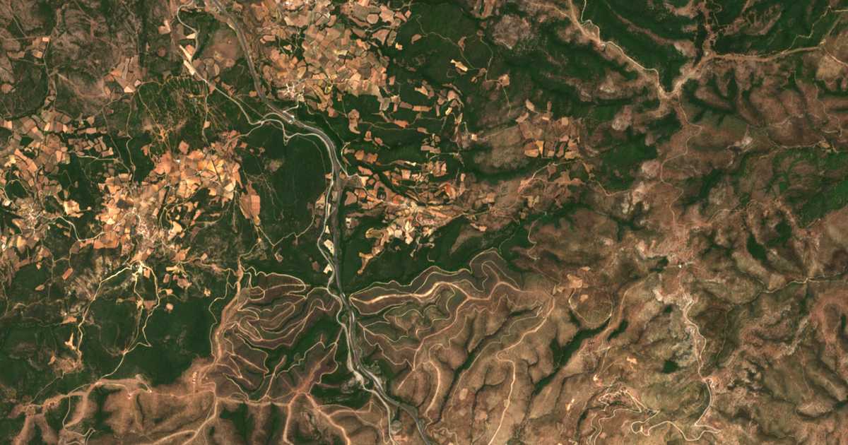 Satellitenkarte von Atárni
