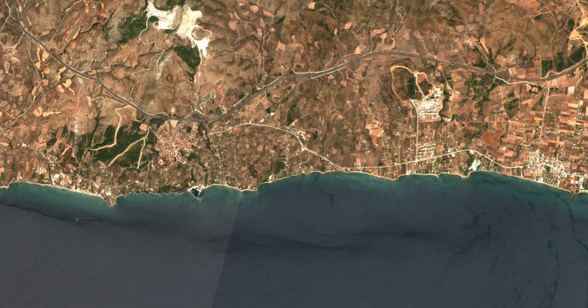 Satellitenkarte von Énnato