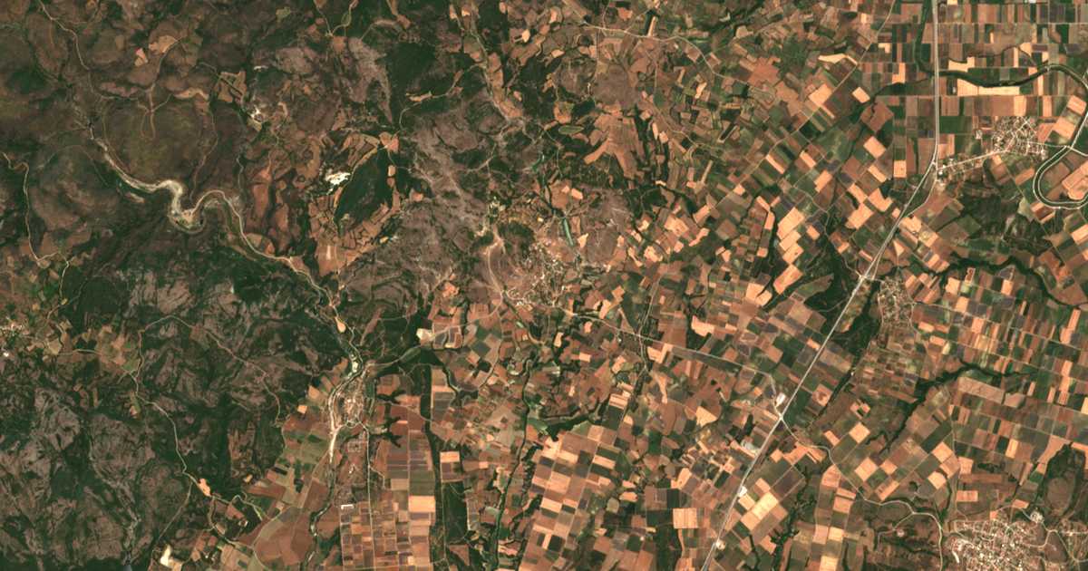 Satellitenkarte von Trifýllion