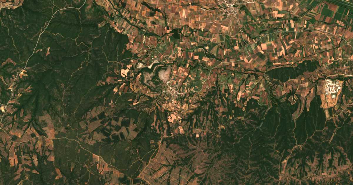Satellitenkarte von Asvestádes