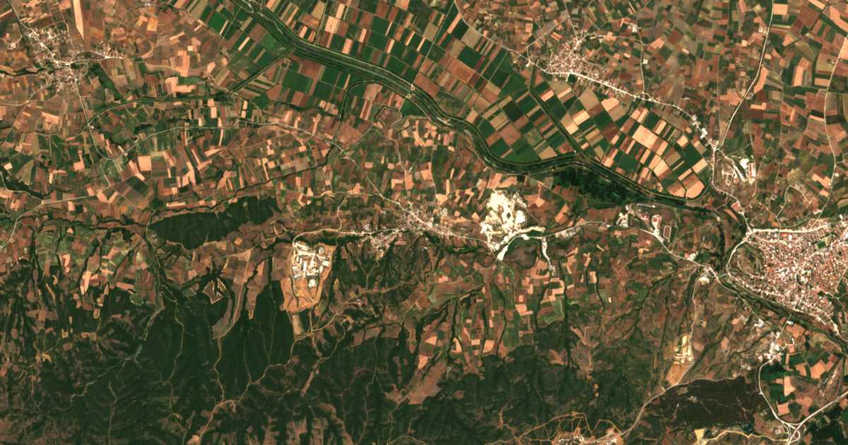 Satellitenkarte von Koufóvounon