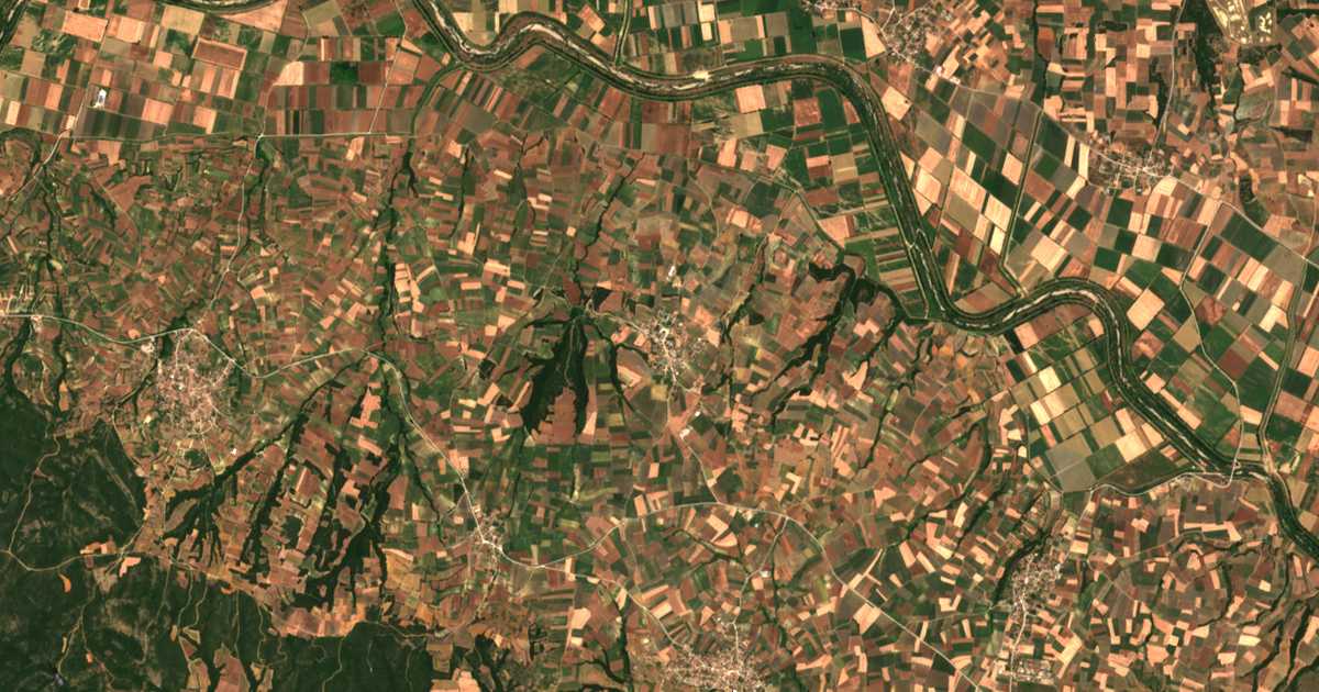 Satellitenkarte von Sávra