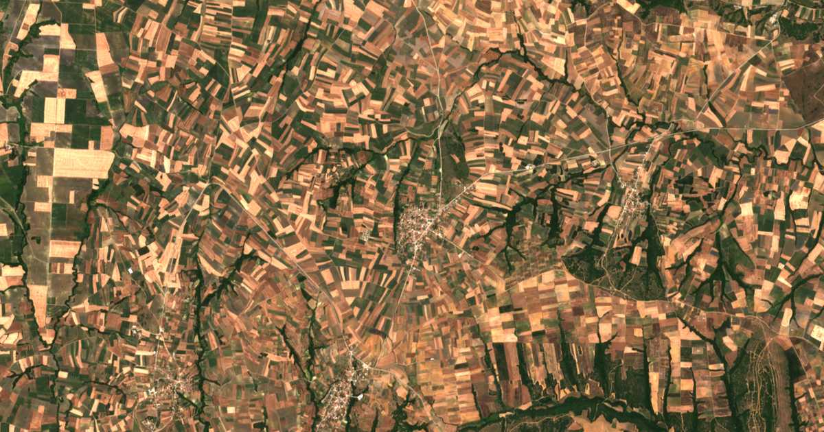 Satellitenkarte von Ampelákia