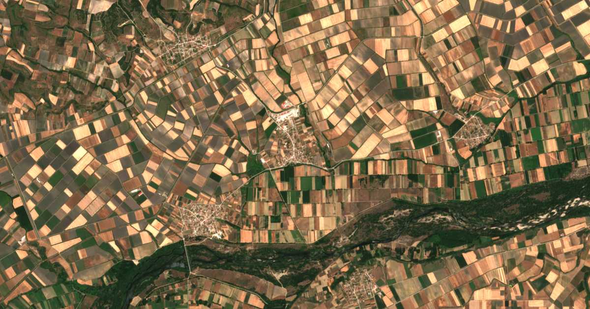 Satellitenkarte von Pláti