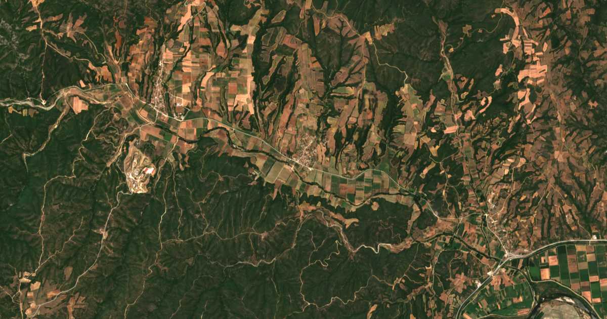 Satellitenkarte von Agriáni
