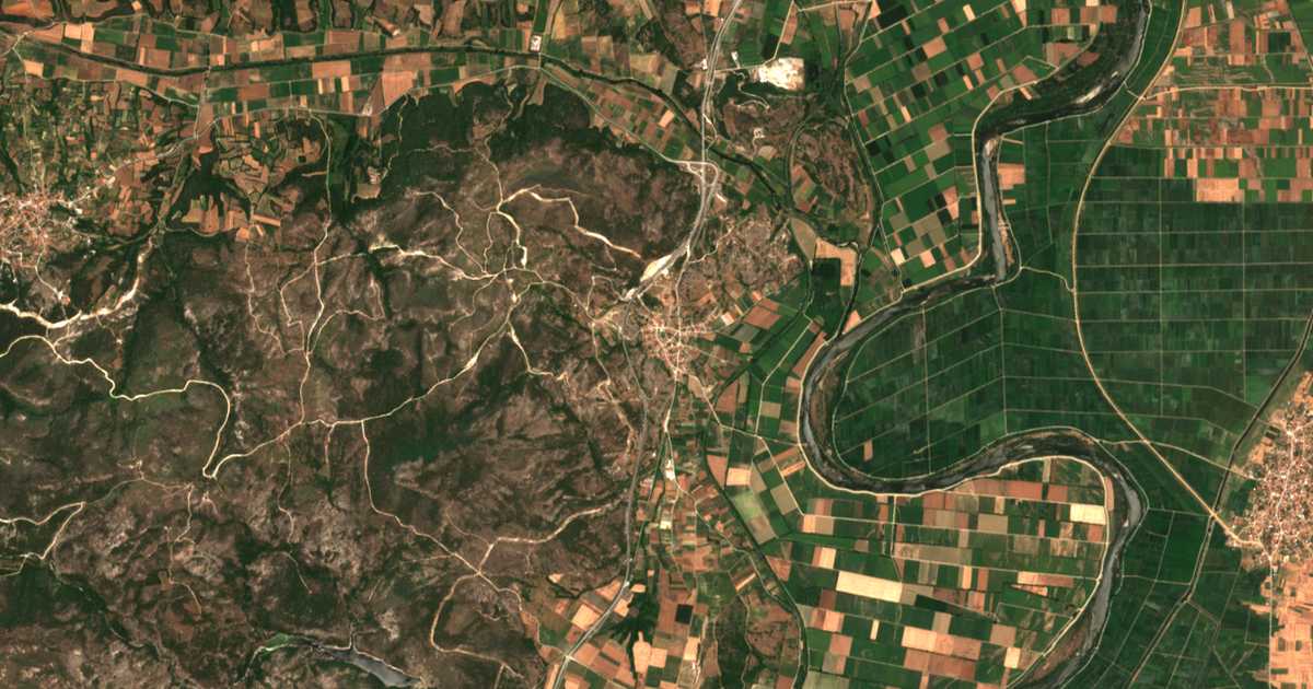 Satellitenkarte von Lykófos