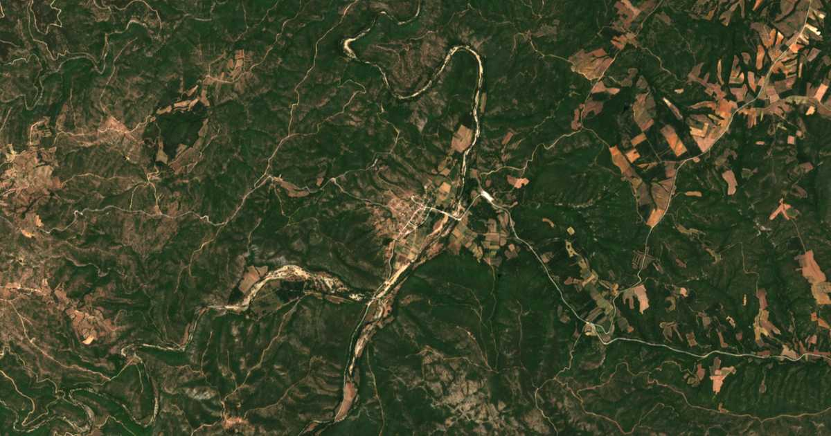 Satellitenkarte von Mikrón Déreion