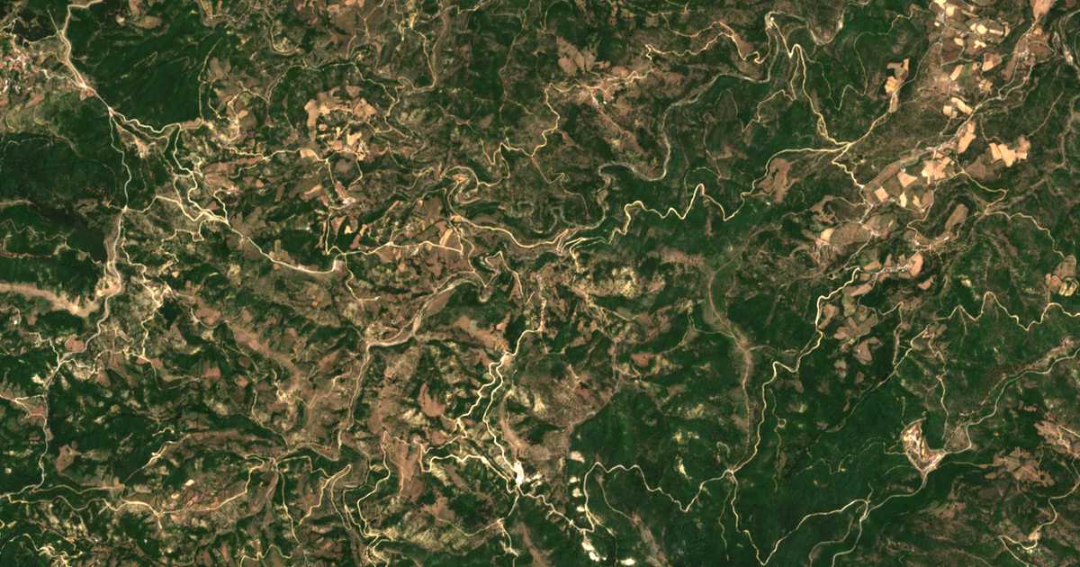 Satellitenkarte von Petrólofos