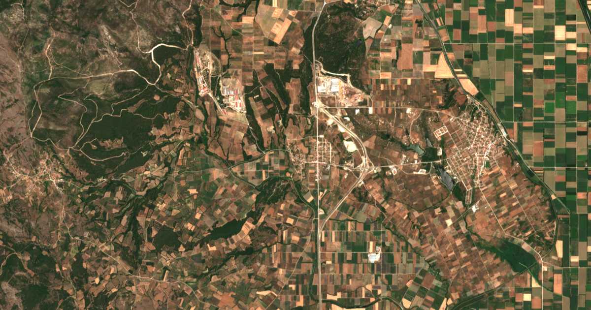 Satellitenkarte von Provatón