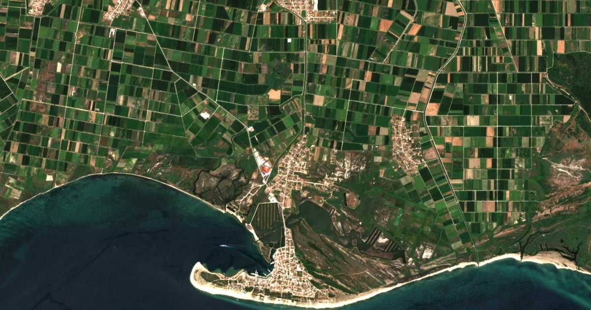 Satellitenkarte von Chaïdeftón