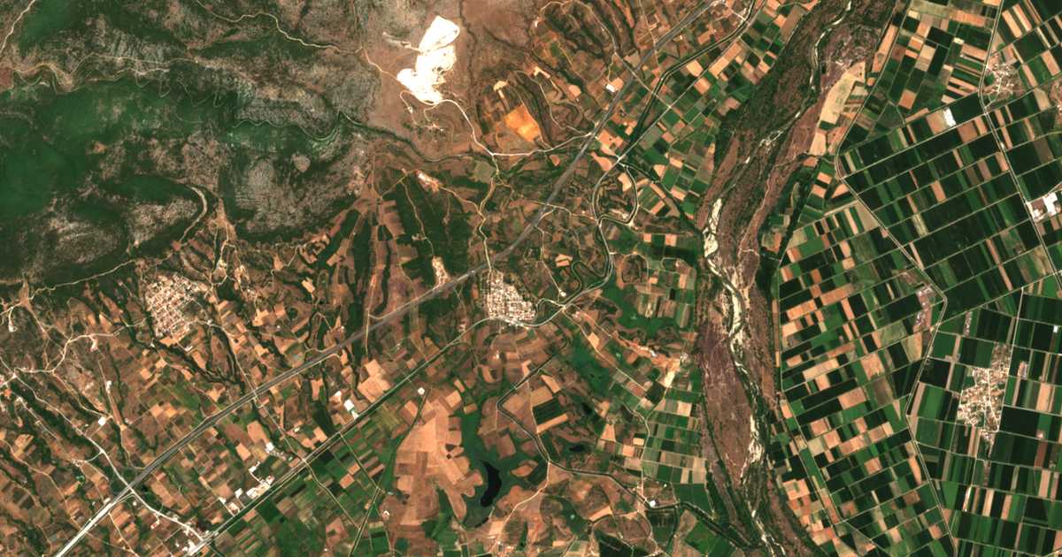 Satellitenkarte von Néos Xeriás