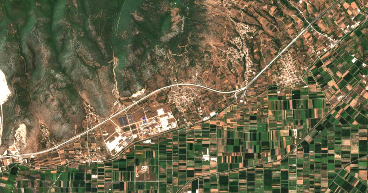 Satellitenkarte von Petropigí