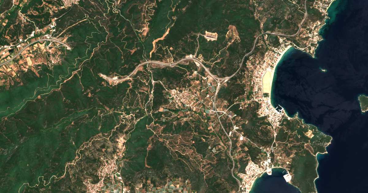 Satellitenkarte von Ágios Andréas