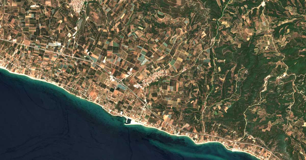 Satellitenkarte von Karianí