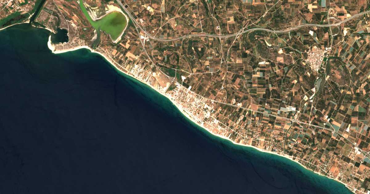 Satellitenkarte von Paralía Ofryníou