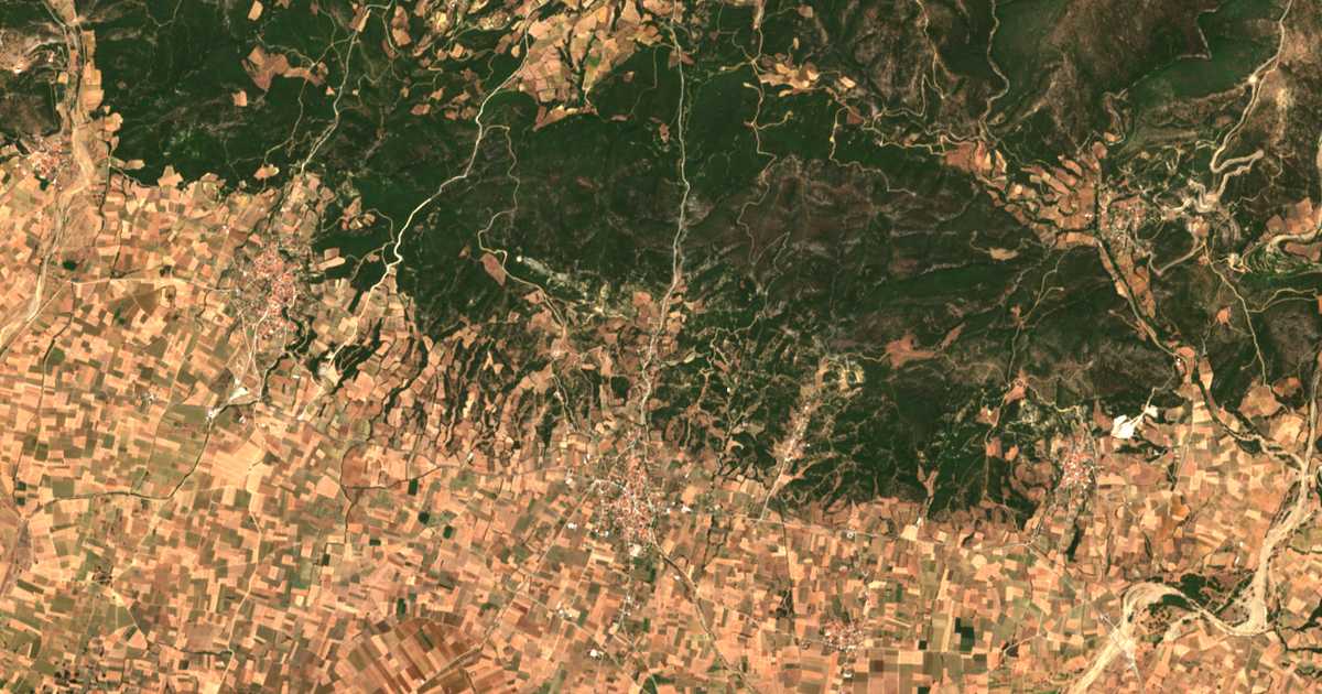 Satellitenkarte von Ágra