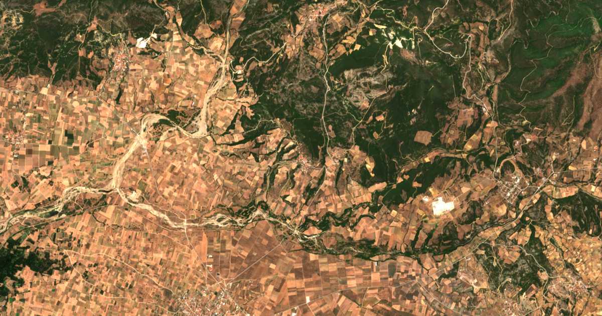 Satellitenkarte von Kínyra