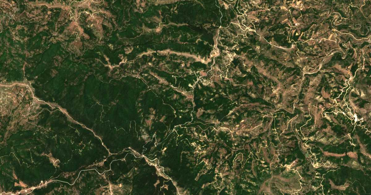 Satellitenkarte von Mikrós Kéchros