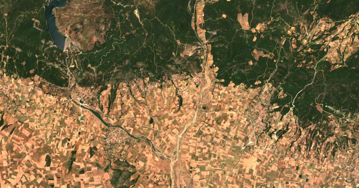 Satellitenkarte von Néon Kallyntírion