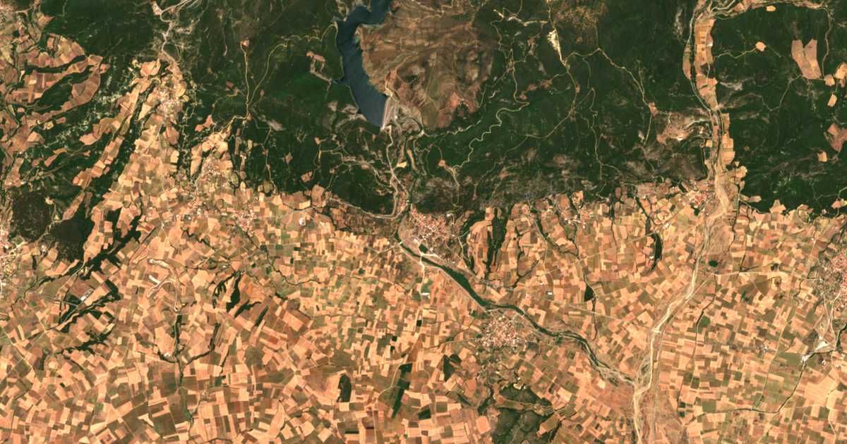Satellitenkarte von Gratiní