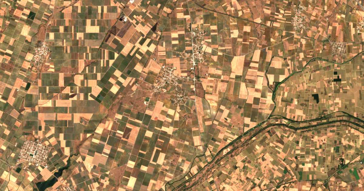 Satellitenkarte von Mikrón Doukáton