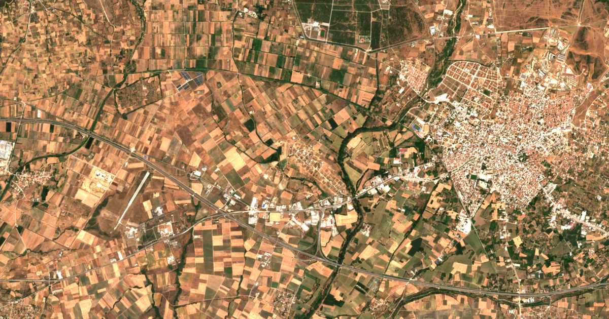 Satellitenkarte von Yfantaí