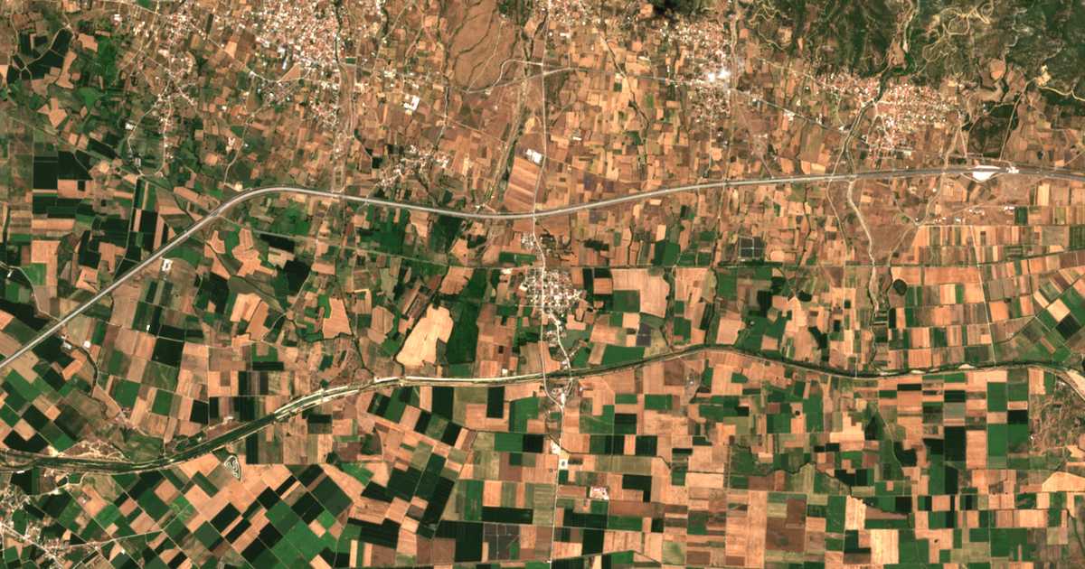 Satellitenkarte von Polýsitos