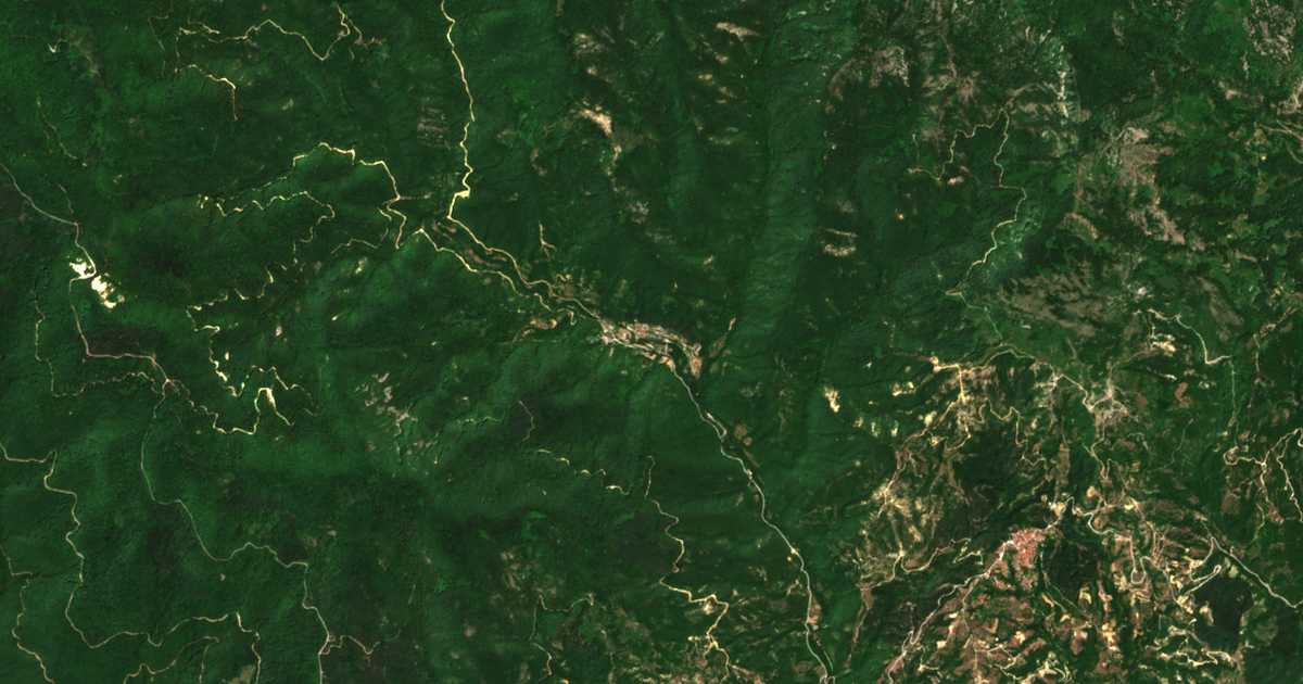 Satellitenkarte von Révma